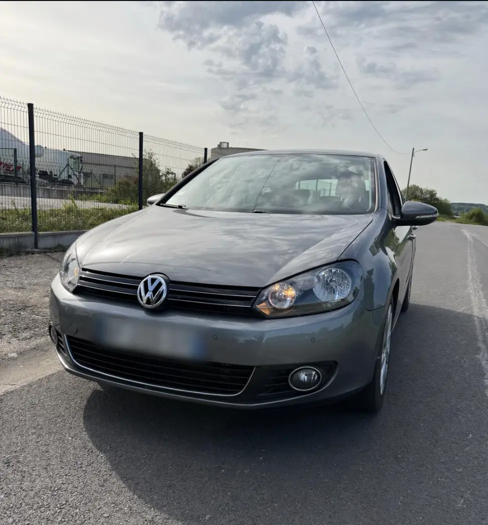 Volkswagen Golf 6 1.6 TDI, réalisation présentée par Vic-Auto.