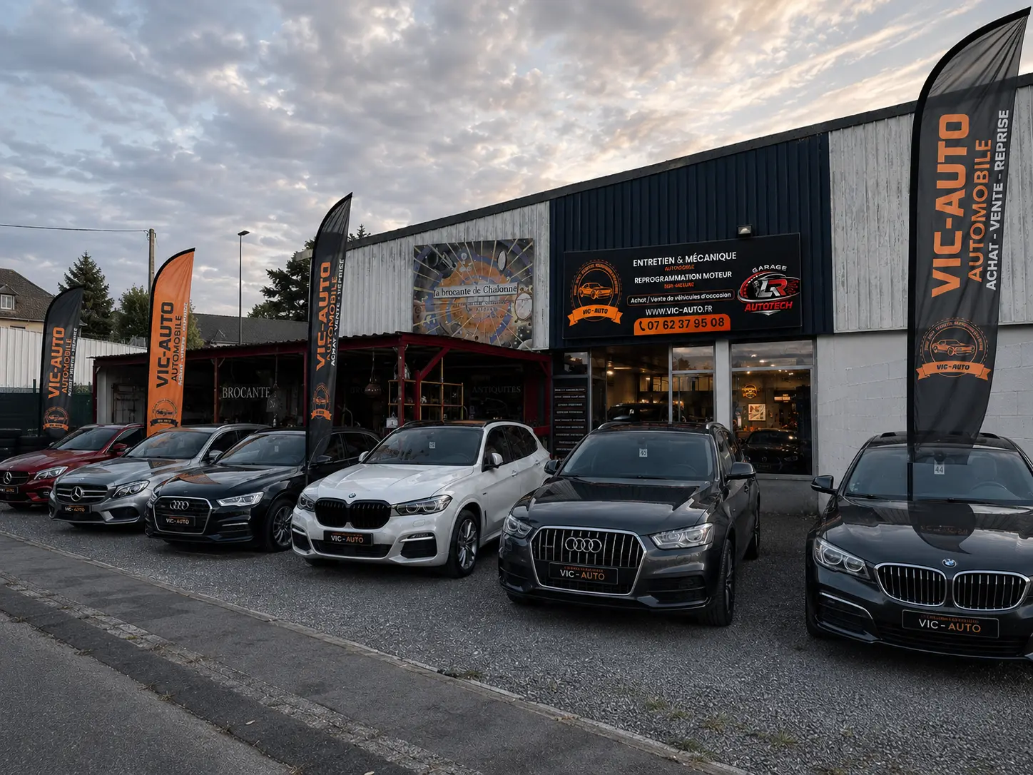 Accueil véhicules devant le garage Vic-Auto à Gond-Pontouvre